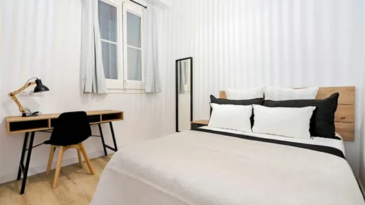 Rooms in Barcelona Eixample - photo 3