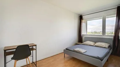 Room for rent in Évry, Île-de-France