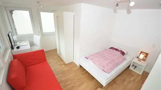 Rooms in Frankfurt Süd - photo 2