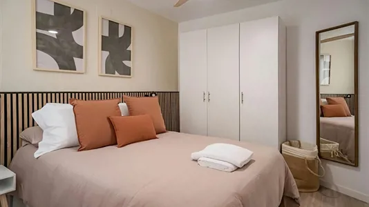 Rooms in Barcelona Ciutat Vella - photo 3