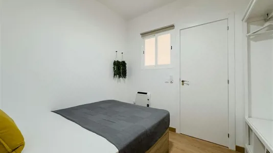 Rooms in Barcelona Eixample - photo 2