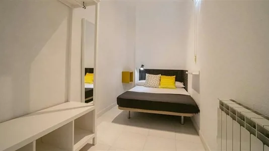 Rooms in Madrid Centro - photo 2