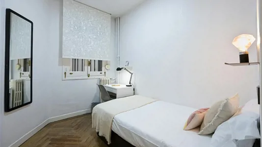 Rooms in Madrid Centro - photo 2