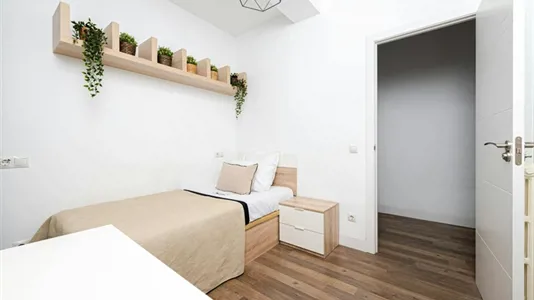 Rooms in Madrid Centro - photo 3