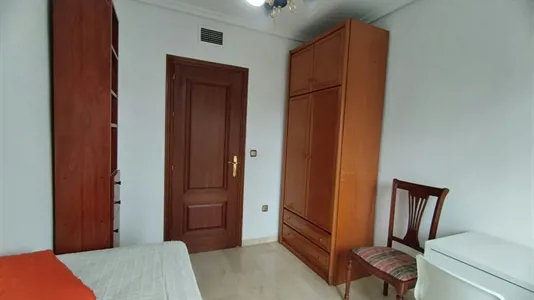 Rooms in Córdoba - photo 2