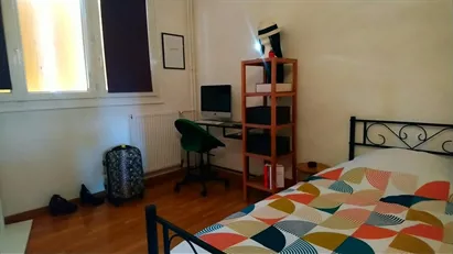 Room for rent in L'Haÿ-les-Roses, Île-de-France