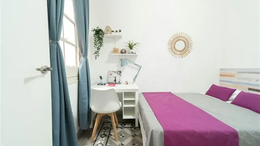 Rooms in Barcelona Ciutat Vella - photo 3