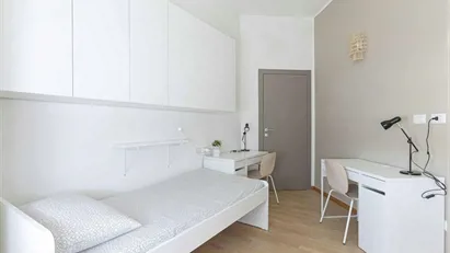 Room for rent in Milano Zona 2 - Stazione Centrale, Gorla, Turro, Greco, Crescenzago, Milan