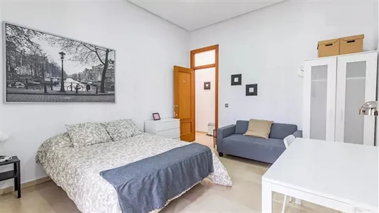 Rooms in Valencia Ciutat Vella - photo 1