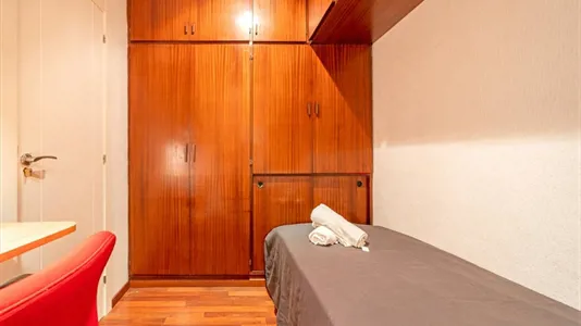 Rooms in Barcelona Eixample - photo 3