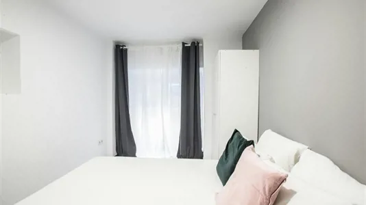 Rooms in Madrid Centro - photo 3