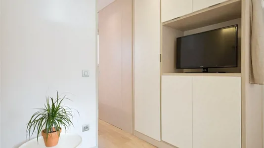 Apartments in Barcelona Ciutat Vella - photo 2