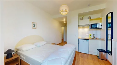 Room for rent in Pontoise, Île-de-France