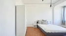 Room for rent, Lisbon (region), &lt;span class=&quot;blurred street&quot; onclick=&quot;ProcessAdRequest(9451194)&quot;&gt;&lt;span class=&quot;hint&quot;&gt;See streetname&lt;/span&gt;[xxxxxxxxxxxxx]&lt;/span&gt;