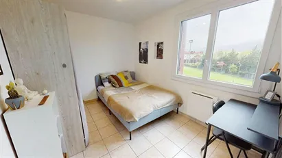 Room for rent in Grenoble, Auvergne-Rhône-Alpes