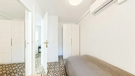 Rooms in Barcelona Eixample - photo 2