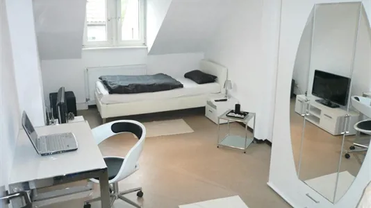 Rooms in Frankfurt Süd - photo 2