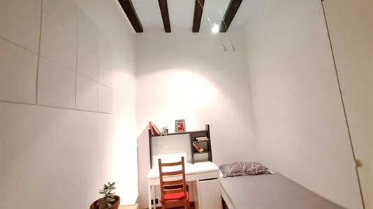 Rooms in Barcelona Ciutat Vella - photo 3