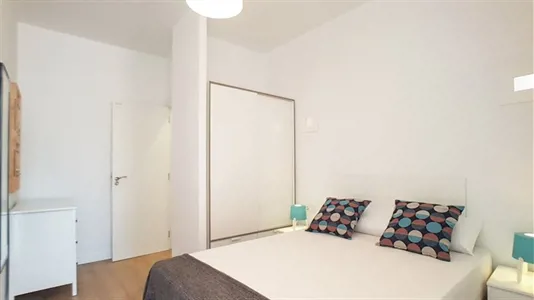 Rooms in Barcelona Eixample - photo 2