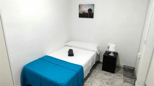 Rooms in Granada - photo 1