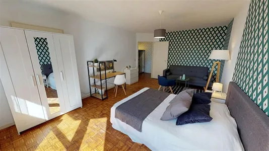 Rooms in Lyon - photo 3