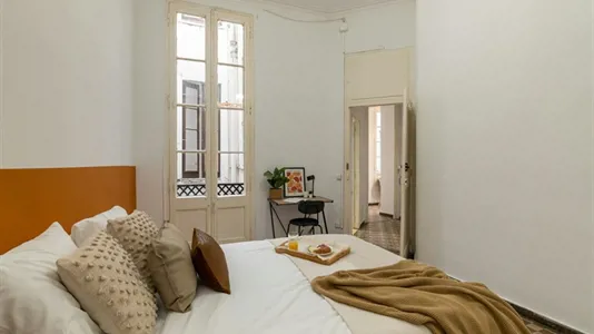 Rooms in Barcelona Ciutat Vella - photo 1