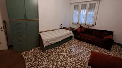 Room for rent in Milano Zona 4 - Vittoria, Forlanini, Milan