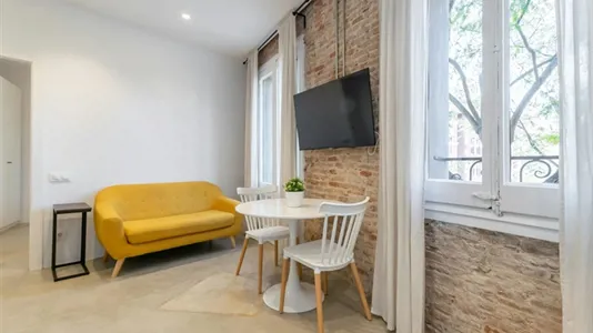 Apartments in Barcelona Ciutat Vella - photo 2