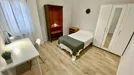 Room for rent, Zaragoza, Aragón, &lt;span class=&quot;blurred street&quot; onclick=&quot;ProcessAdRequest(8677495)&quot;&gt;&lt;span class=&quot;hint&quot;&gt;See streetname&lt;/span&gt;[xxxxxxxxxxxxx]&lt;/span&gt;