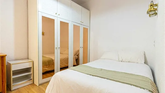 Rooms in Barcelona Eixample - photo 2