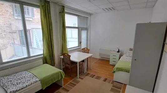 Rooms in Besnica - photo 1