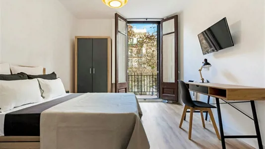 Rooms in Barcelona Eixample - photo 3