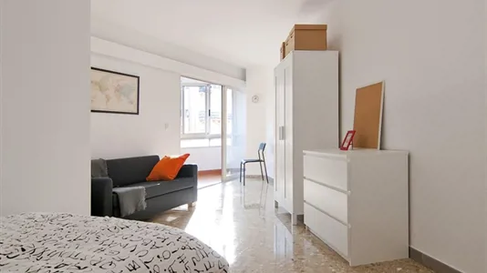 Rooms in Valencia Extramurs - photo 2