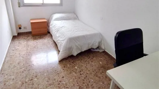 Rooms in Castellón de la Plana/Castelló de la Plana - photo 1