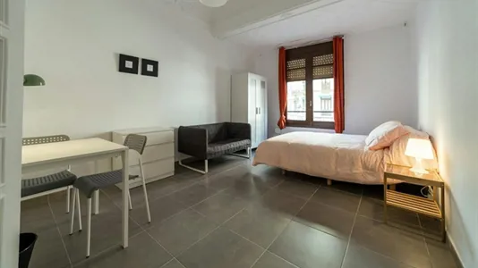 Rooms in Valencia L'Eixample - photo 2