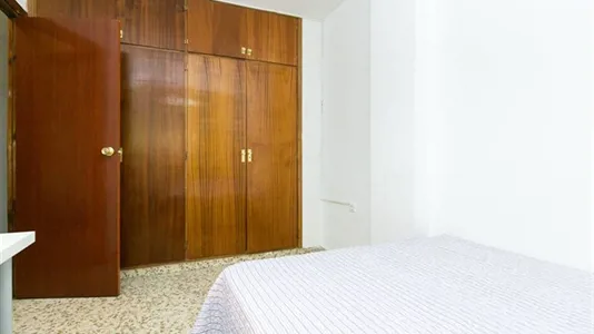 Rooms in Granada - photo 2
