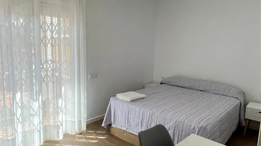 Rooms in Cornellà de Llobregat - photo 2