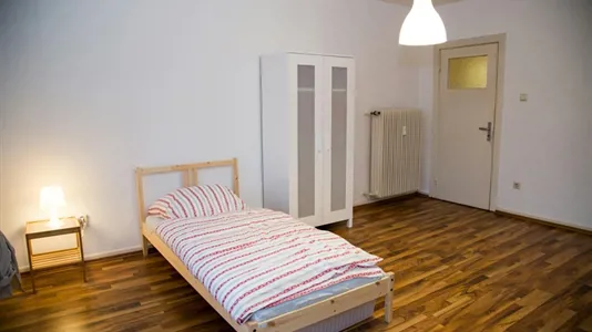 Rooms in Hamburg Nord - photo 1