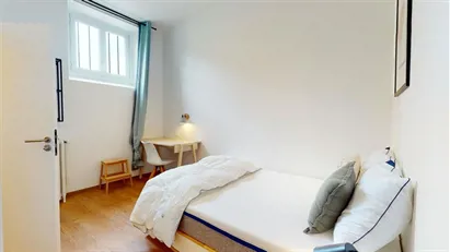 Room for rent in Saint-Germain-en-Laye, Île-de-France