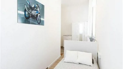 Room for rent in Milano Zona 9 - Porta Garibaldi, Niguarda, Milan