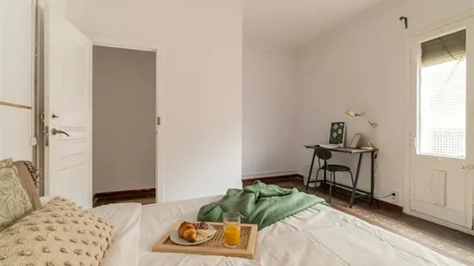 Rooms in Barcelona Ciutat Vella - photo 2