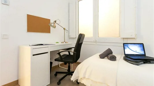 Rooms in Barcelona Eixample - photo 2