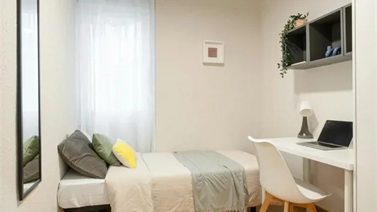 Rooms in Zaragoza - photo 1