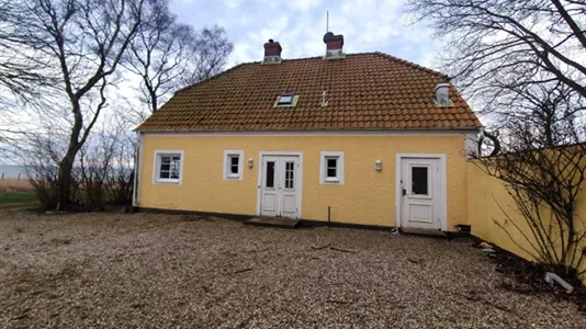 Houses in Ystad - photo 2