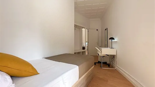 Rooms in Barcelona Ciutat Vella - photo 2