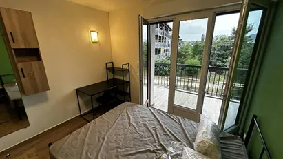 Room for rent in Saint-Julien-en-Genevois, Auvergne-Rhône-Alpes