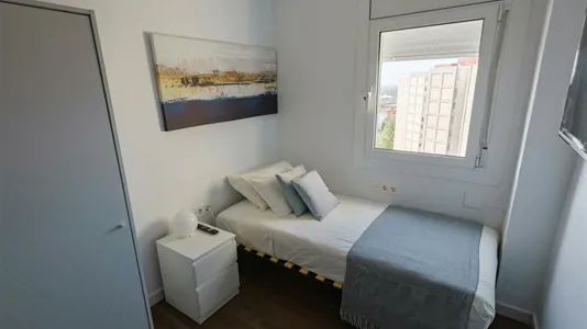 Rooms in Cornellà de Llobregat - photo 3