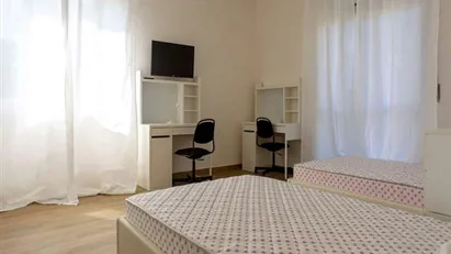 Room for rent in Milano Zona 6 - Barona, Lorenteggio, Milan