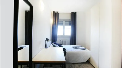 Room for rent in Milano Zona 7 - Baggio, De Angeli, San Siro, Milan