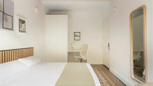 Rooms in Barcelona Eixample - photo 3